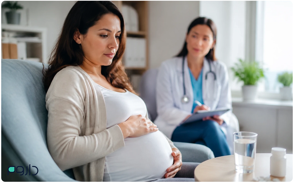 یک خانم باردار در مراجعه به پزشک